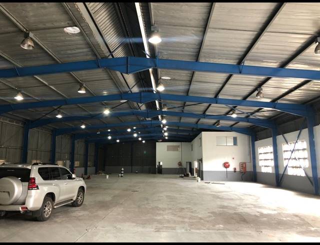 1,850M² WAREHOUSE FOR SALE IN WESTMEAD